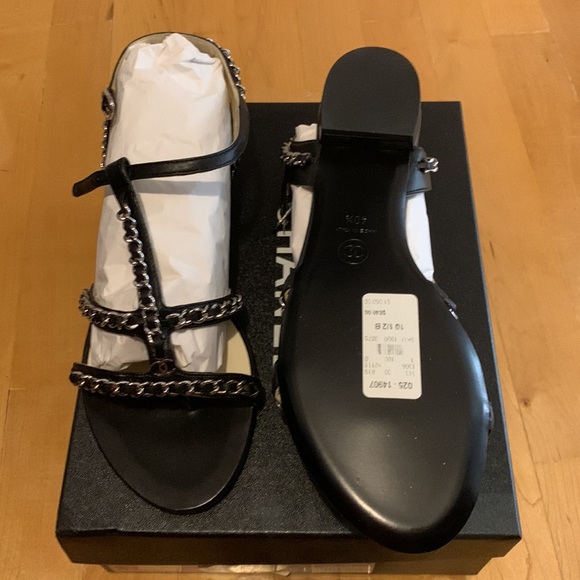 WOMENS CHANEL BRAND NEW SIZE 10.5 BLACK LEATHER CLASSIC SANDAL - Picture 5 of 5